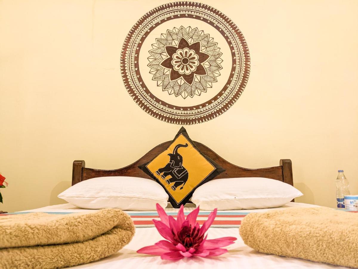Choona Lodge 'View Of Sigiriya & Pidurangala With Sunrise' Bagian luar foto